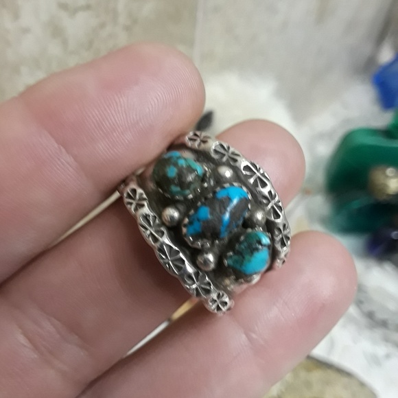 Native American Jewelry - VTG Sterling Navajo Turquoise Ring